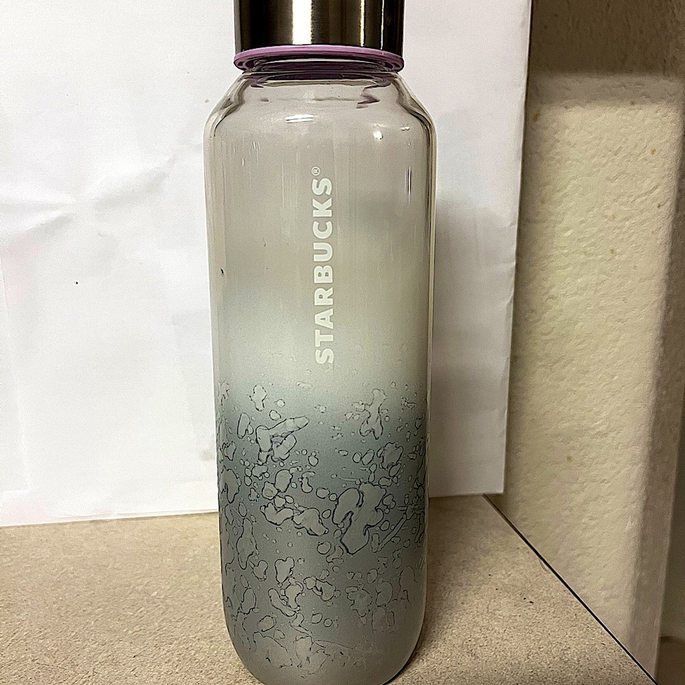 Starbucks 2021 Holiday Snow glass vacuum water bottle 20oz